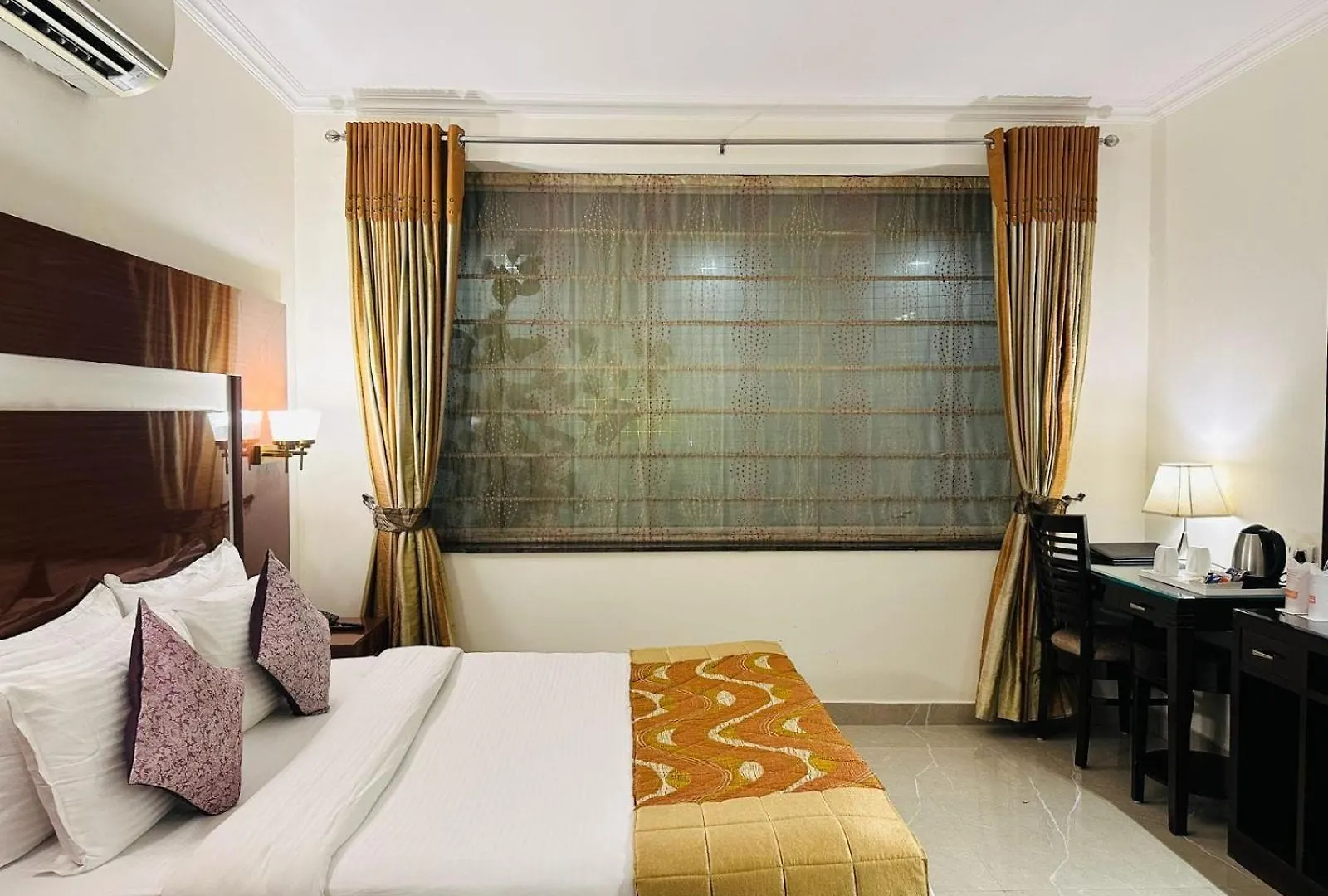 ***  Hotel Southgate Delhi New Delhi India